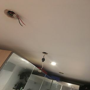 b085e9d37319